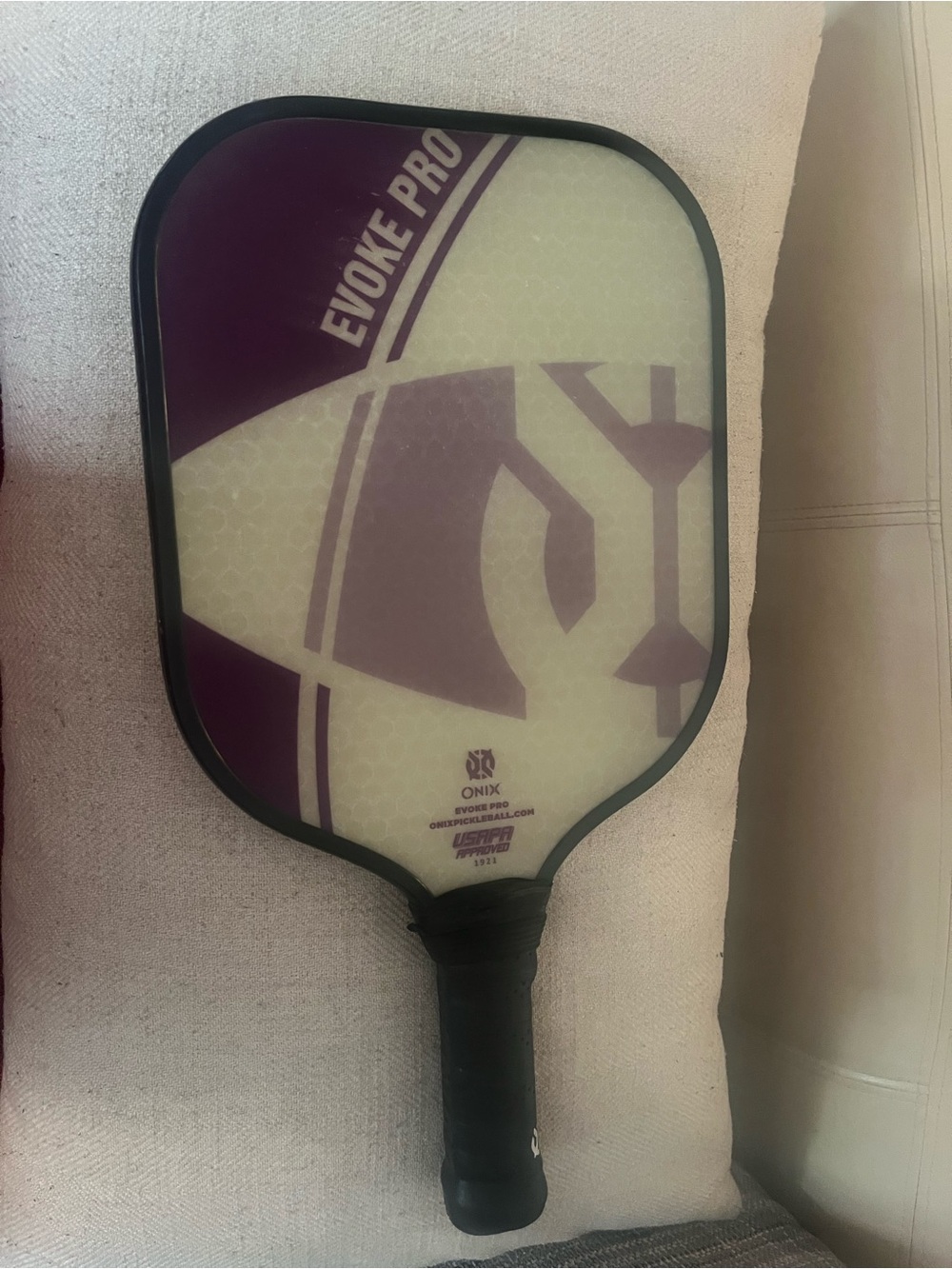 Evoke Pro Pickleball Paddle - Purple/White